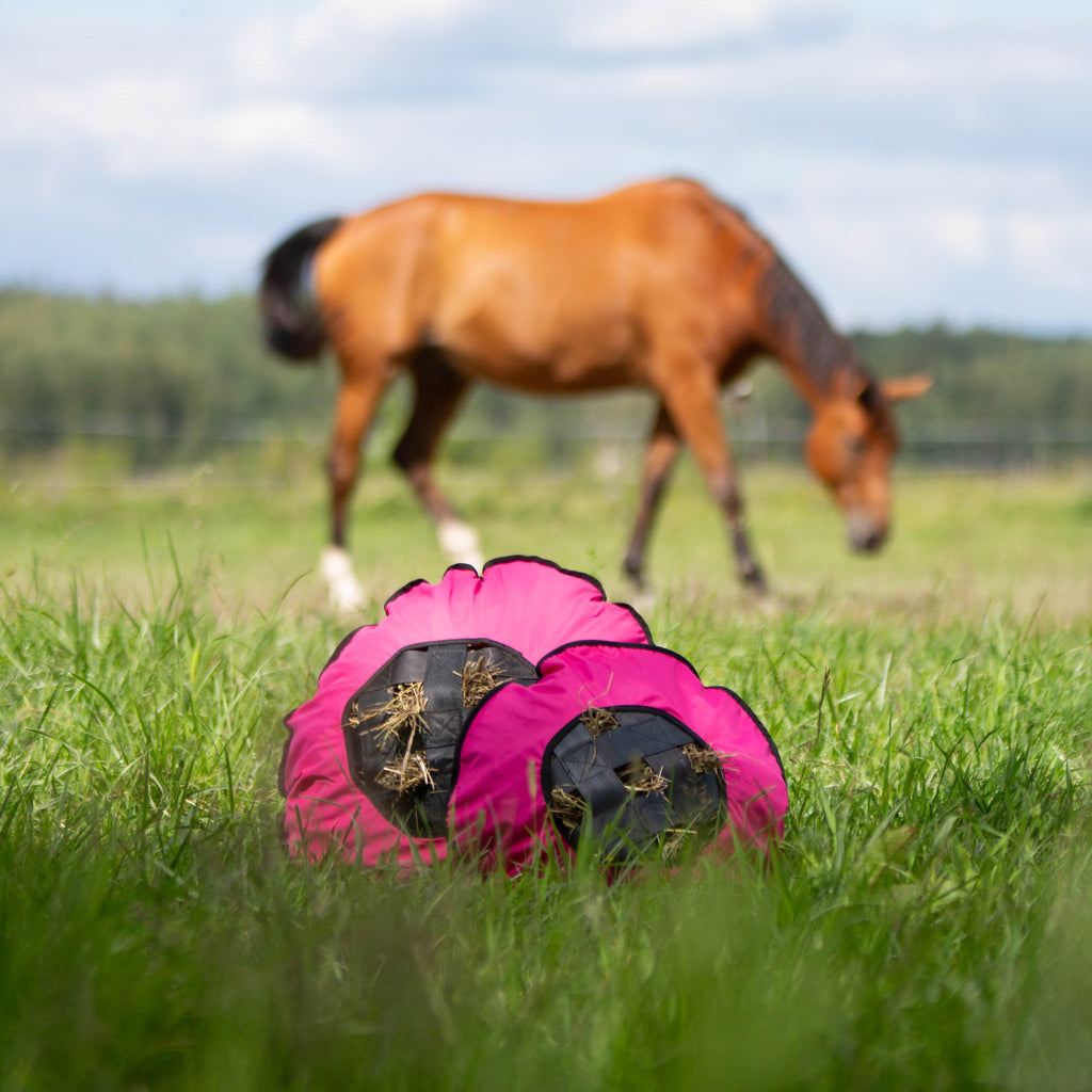 Heica Fluffy Hay Feeder (1.5 inch) image 0