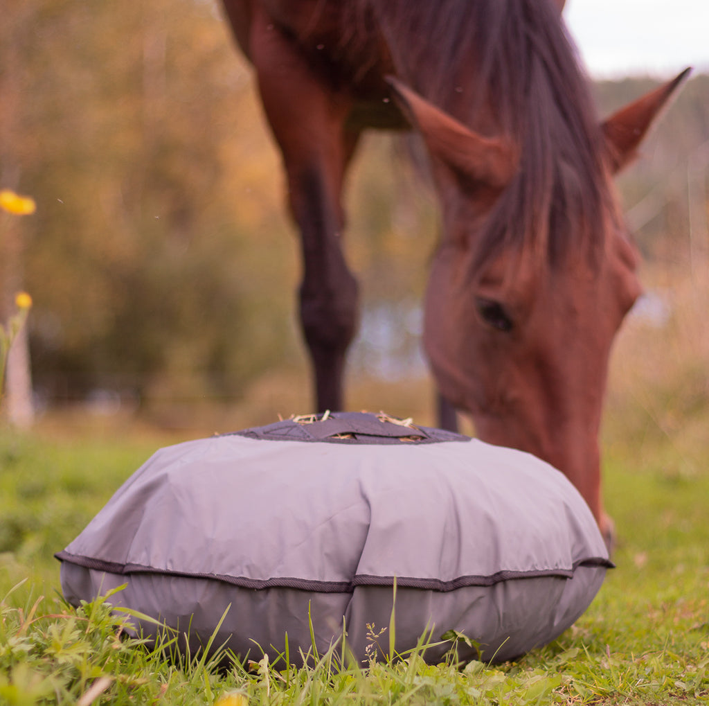 Heica Fluffy Hay Feeder (1.5 inch) image 1